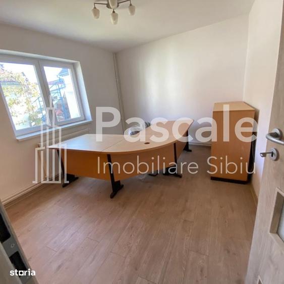 Casă cu 4 camere în Cristian