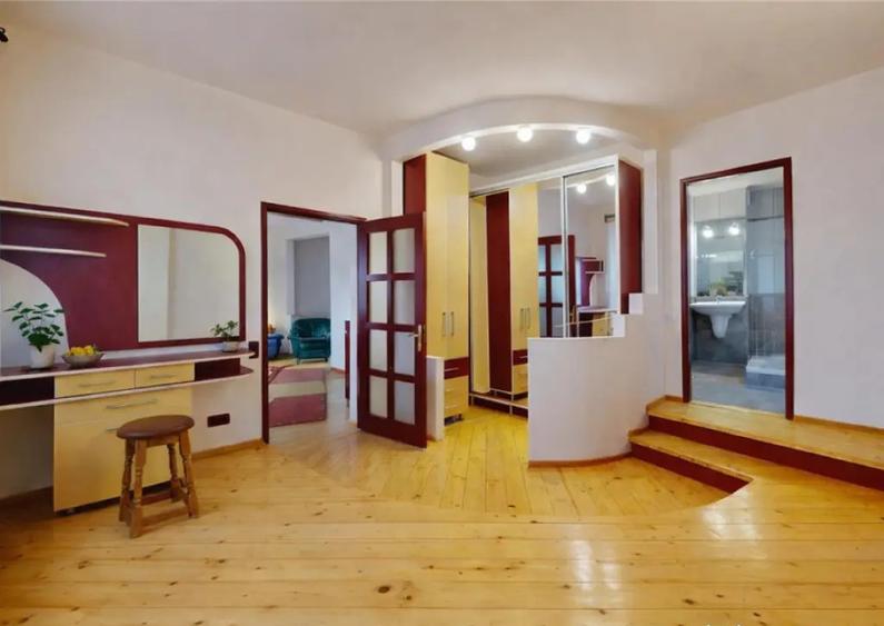 Volum arhitectural remarcabil:Sediu firma, Clinica,Investiti - 6