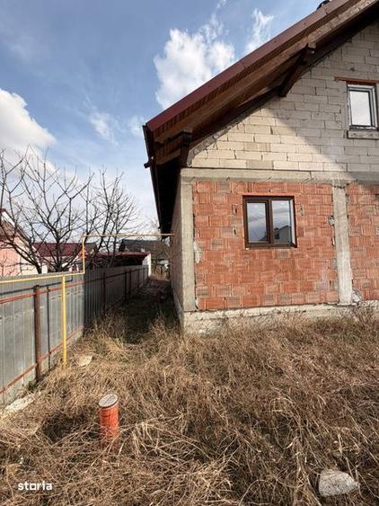 Casa la rosu de vanzare in Magura - 2