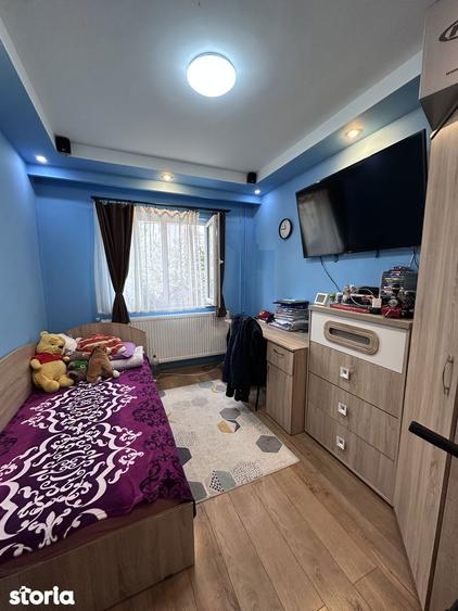 Apartament cu 4 camere, renovat complet - 1