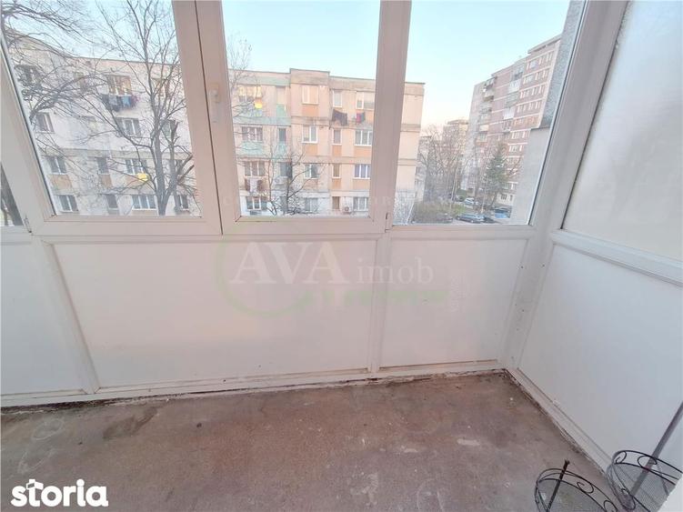 Apartament 2 camere, etaj 2 din 4, nemobilat , cu centrala, Piata Sud - 7