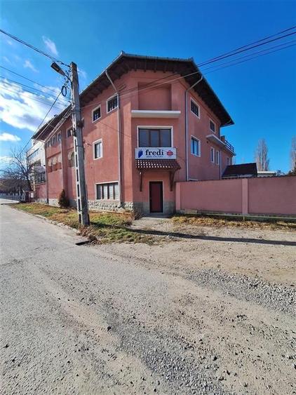 Proprietate Versatil? Locuin?? Afacere  After School sau Birouri IN  One?ti de v - 1