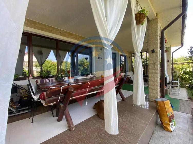 CASA DEOSEBITA APROAPE DE PROMENADA IN EUROCARTIER - 9