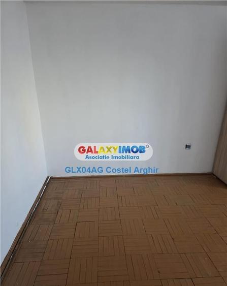 Vindem garsoniera in zona Razboieni-biserica , etaj 2, decom - 9