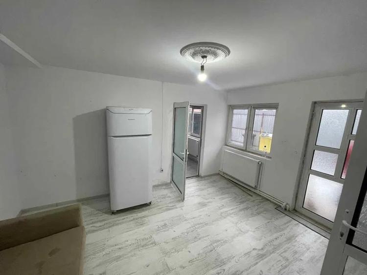 Casa de inchiriat | 4 camere | Curte | Perfecta pentru echipe de muncitori - 3