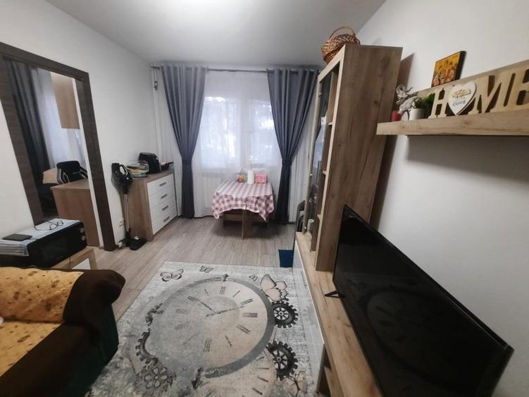 Apartament cu 2 camere, zona Tatarasi - 4