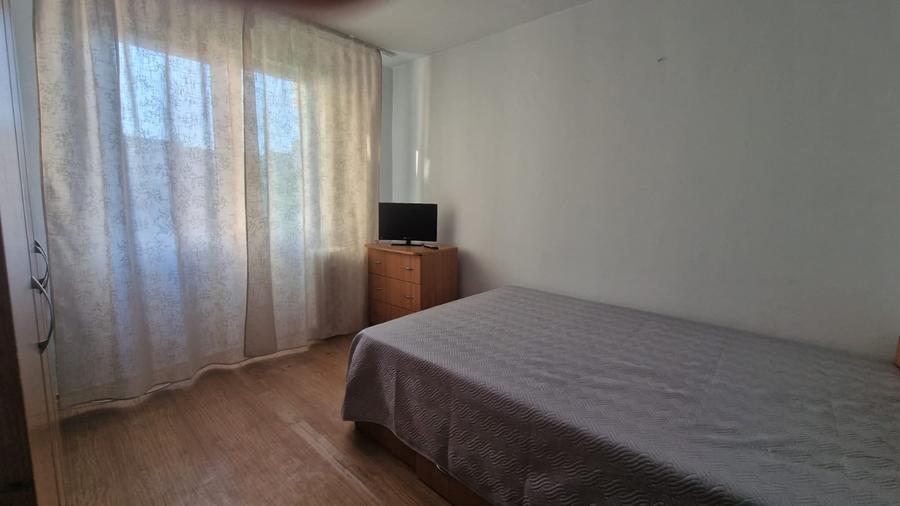 Apartament cu 3 camere decomandat în Rahova