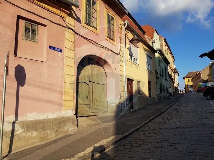 Apartament cu 3 camere de vanzare pe Str.Tribunei - 22