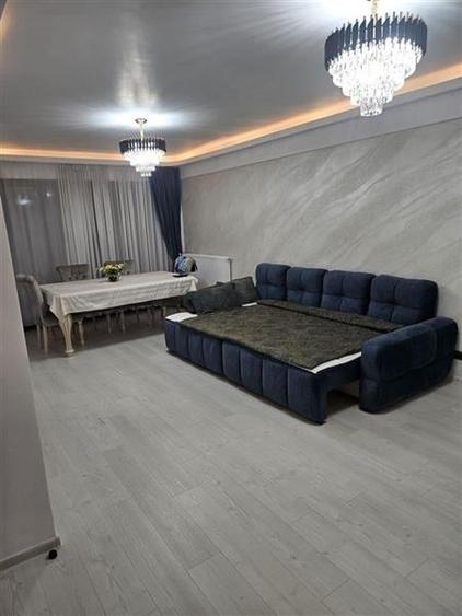 Apartament cu 2 camere decomandat în Tractorul