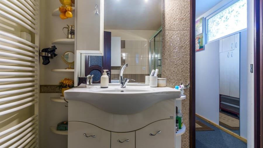 Casa individuala renovata, curte amenajata, zona excelenta – Manastur - 14