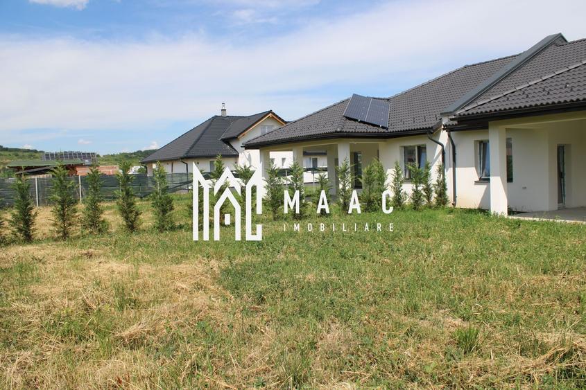 Duplex cu 3 camere cu Canalizare în Cristian