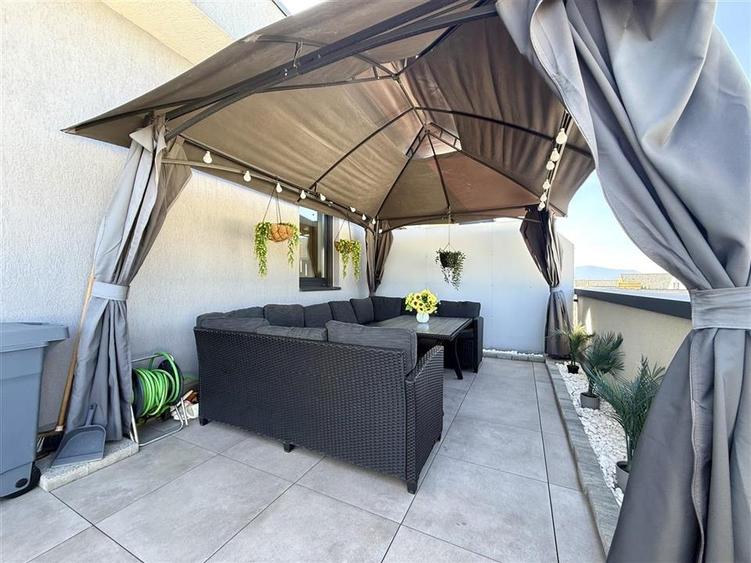 Apartament tip Penthouse, 3 camere, terasa 50mp  Coresi - 15