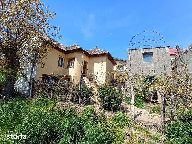 Casă cu 3 camere cu Teren 260 Mp în Central