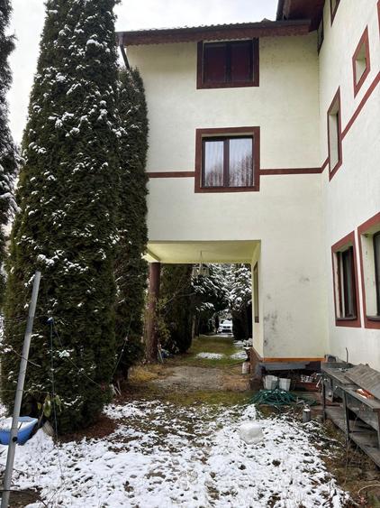 Pensiune/Afacere la Cheie P+E+M, Zona Valea Portii   Bran, priveliste panoramica - 1