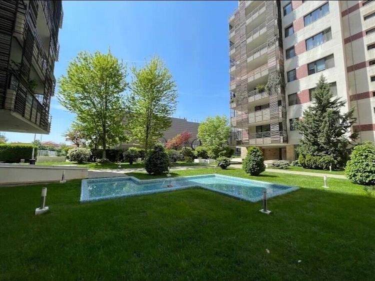 VANZARE 3 CAMERE COMPLEX LIZIERA - VEDERE PADUREA BANEASA! - 1