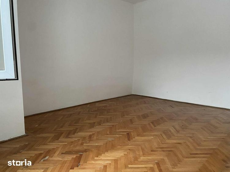Casă cu 2 camere cu Teren 50 Mp în Central