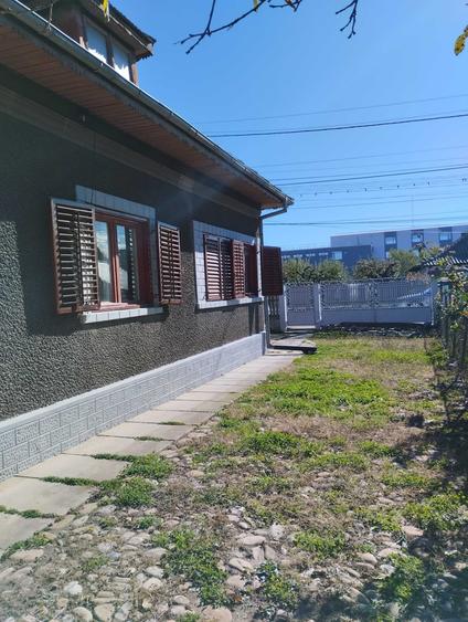Casă cu 4 camere în Central