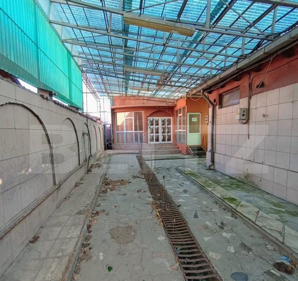 Casa cu 6 camere si garaj pretabil afacere zona Malu Rosu - 7
