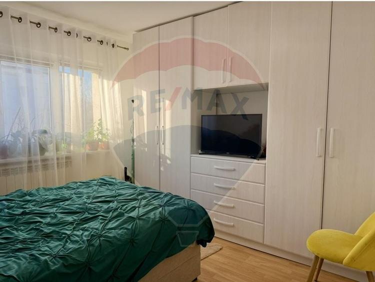 Apartament cu 2 camere de vânzare, etaj 3- zona Nord - 1
