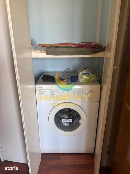 Apartament cu 3 camere semidecomandat în Berceni