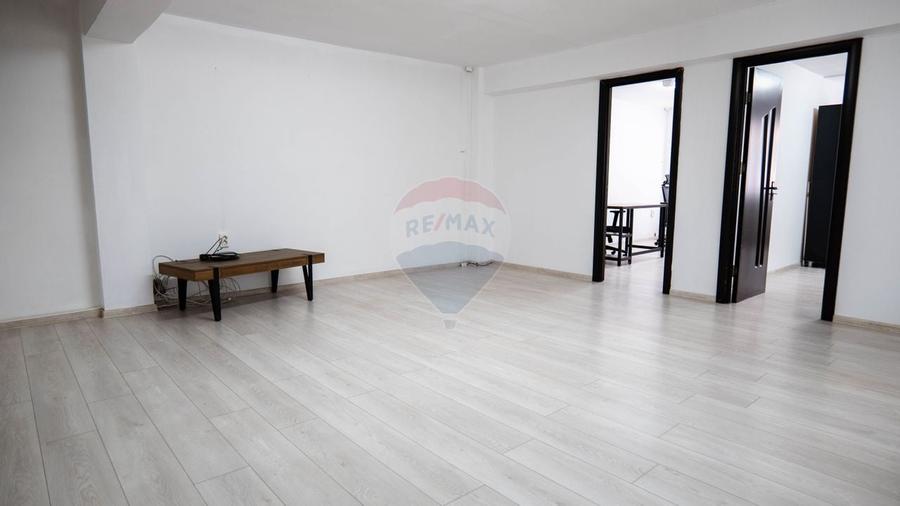 VILĂ MIXTĂ DE VÂNZARE – STRADA 1 DECEMBRIE 1918 - 1