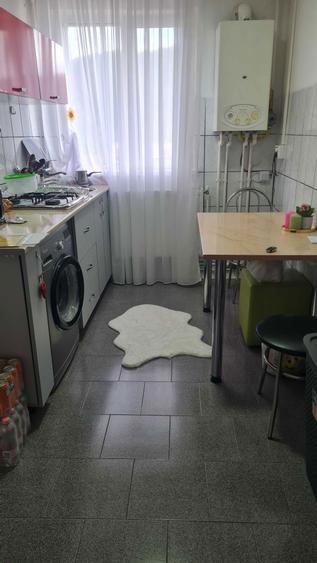 Vand apartament in Bumbesti-Jiu, decomandat - 2