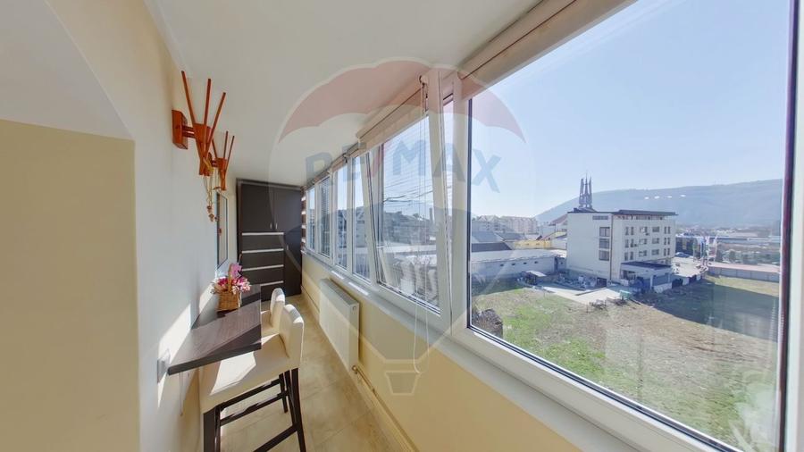 Apartament cu 4 camere de vanzare in zona Central - 4