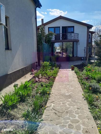 Casă cu 4 camere în Central