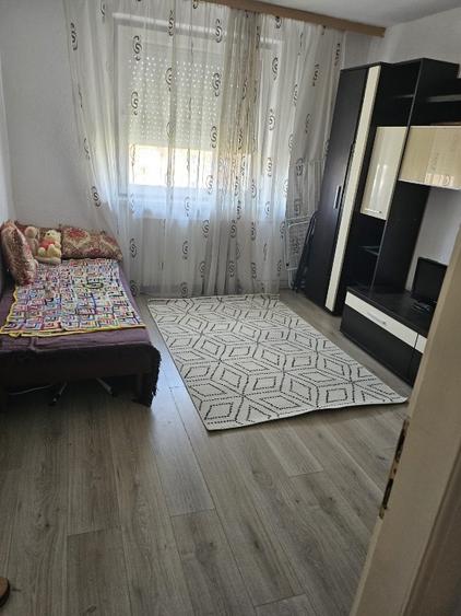 Chirie apartament 3 camere - 9