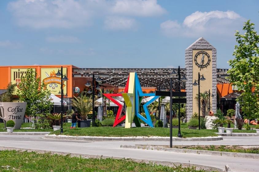 Spațiu comercial de închiriat Snagov Plaza, 250 mp - 750 mp, vizibilitate DN1 - 10