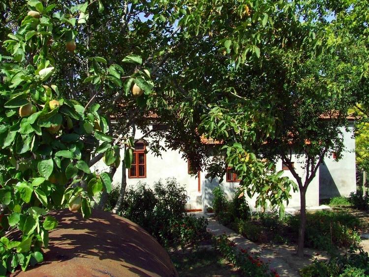 Conac boieresc - 5 camere - Nicolae Balcescu - 105.000 euro (Cod E11) - 5