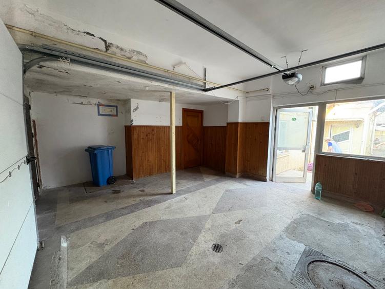 Casa de vânzare - Constanta - 6 CAMERE-147 mp. totali ( fără curtea interioară) - 29