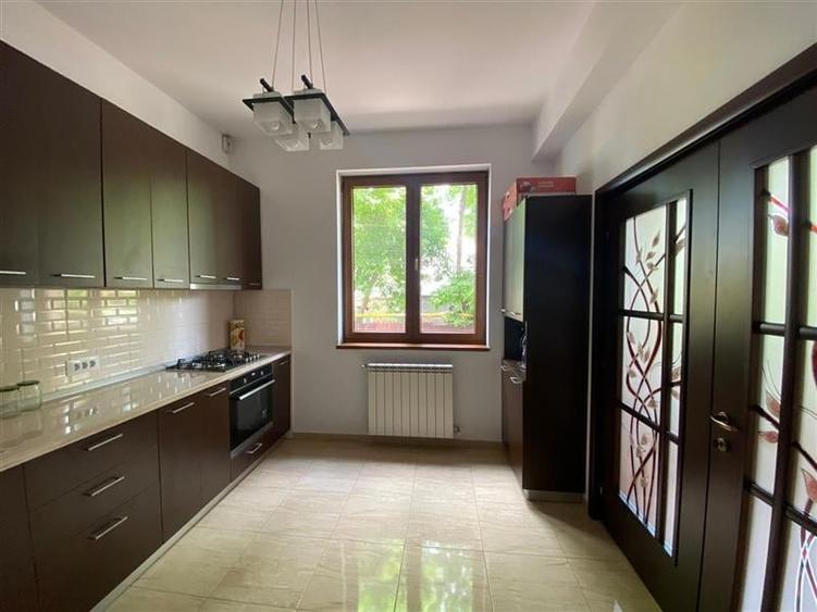 Vila de inchiriat langa metrou Aurel Vlaicu - pretabila birou - 14