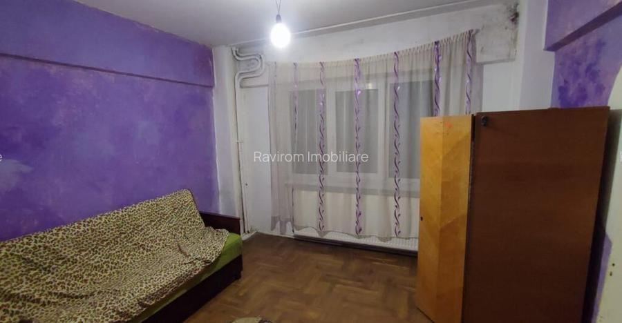 Apartament trei camere, decomandat, balcon, etaj 4 din 10, Narcisa