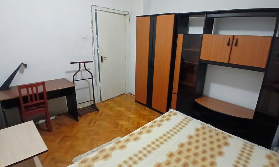 Apartament cu 3 camere decomandat în Iancului