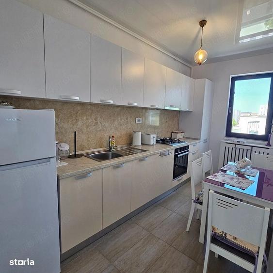 Apartament cu 2 camere semidecomandat în Universitate