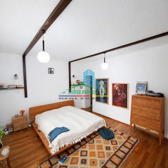 Casă cu 5 camere cu Teren 880 Mp în Ultracentral