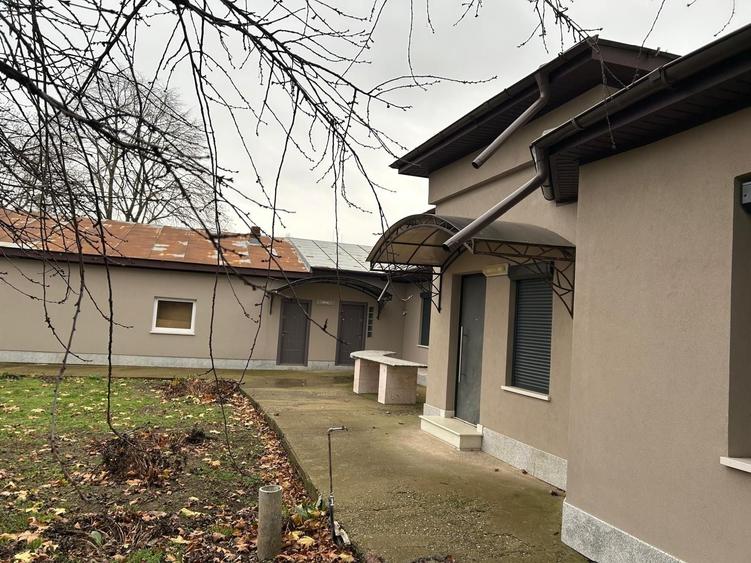 Casă cu 4 camere în Central
