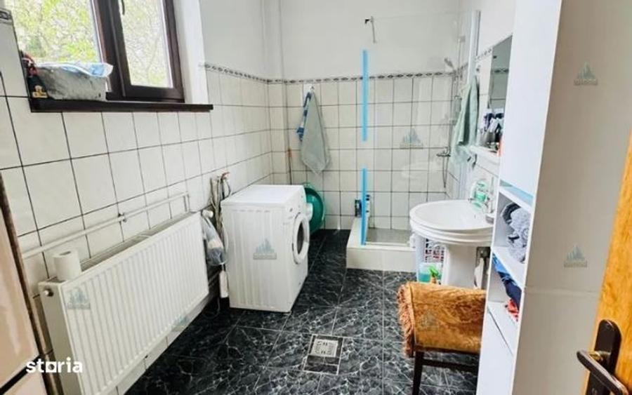 Casă cu 4 camere în Uiești