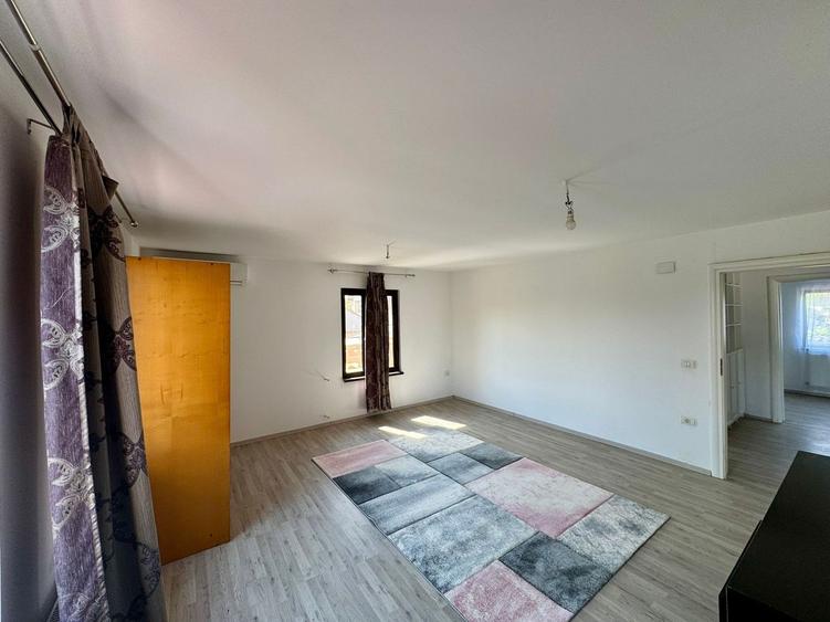 Casă cu 3 camere cu Canalizare în Tunari