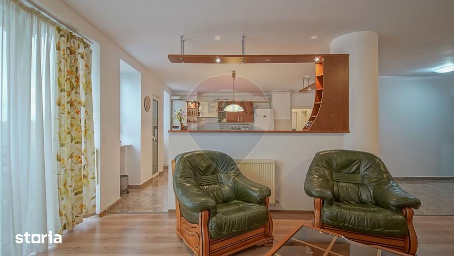 Apartament cu 3 camere decomandat în Bartolomeu
