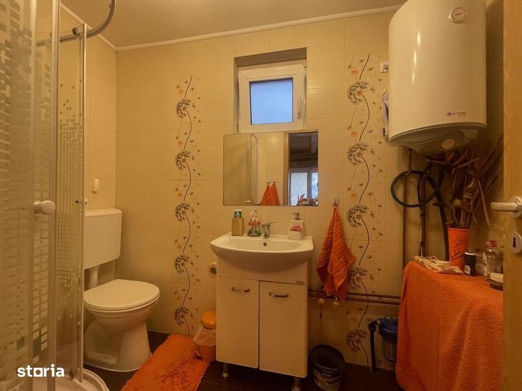 Casă cu 4 camere decomandat cu Teren 650 Mp în Central