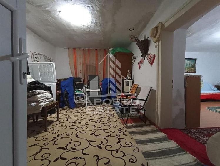 Casă cu 4 camere cu Teren 996 Mp în Dudeștii Noi