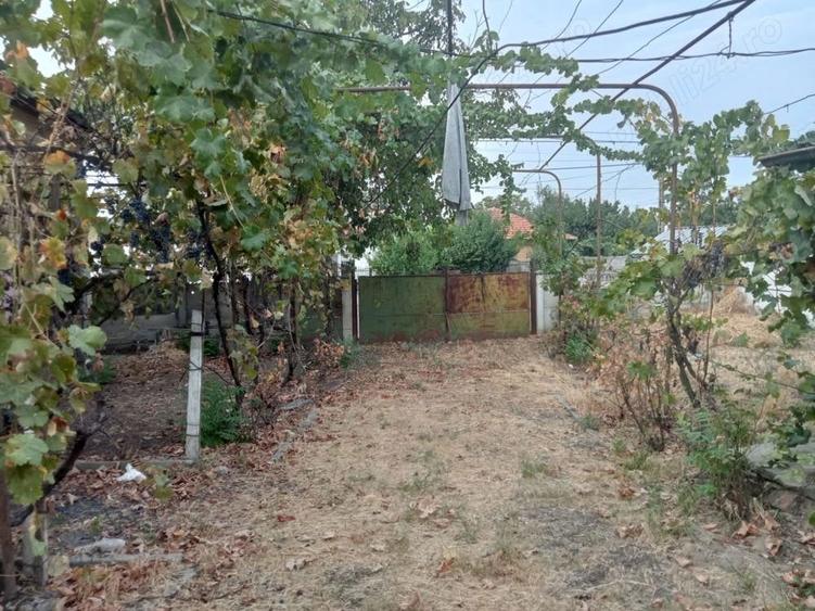 Casă cu 4 camere în Ostroveni