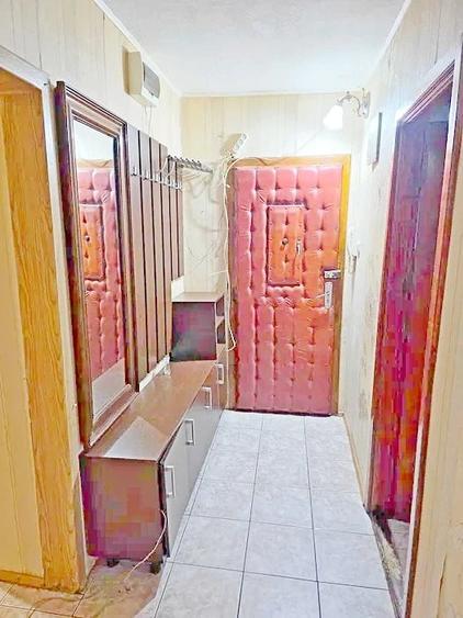 Apartament cu 3 camere decomandat în Dâmbovița