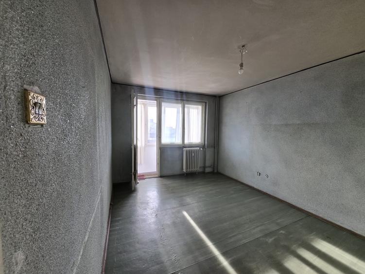 Apartament cu 3 camere decomandat în Drumul Taberei