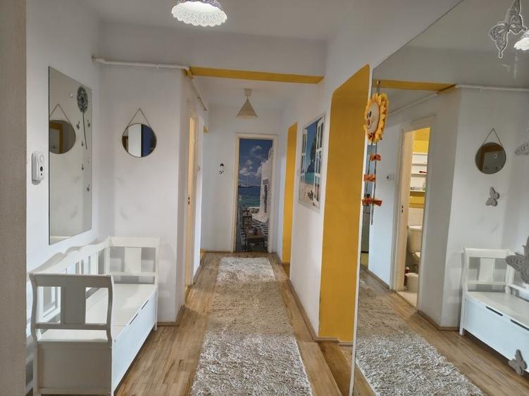 Apartament cu 3 camere decomandat în Ultracentral
