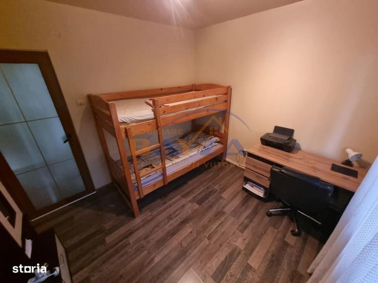 Apartament cu 3 camere decomandat în Săsar