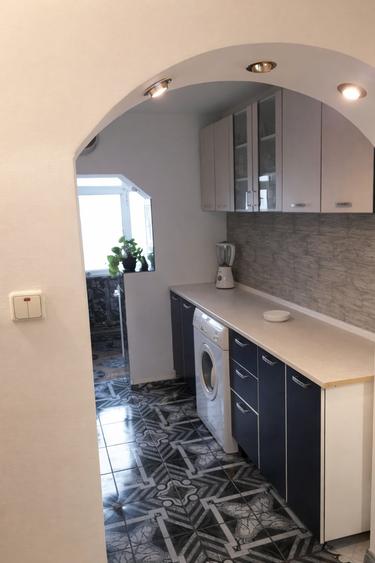 Apartament cu 3 camere decomandat, mobilat în Cug
