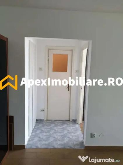 Apartament cu 2 camere semidecomandat în Grivița